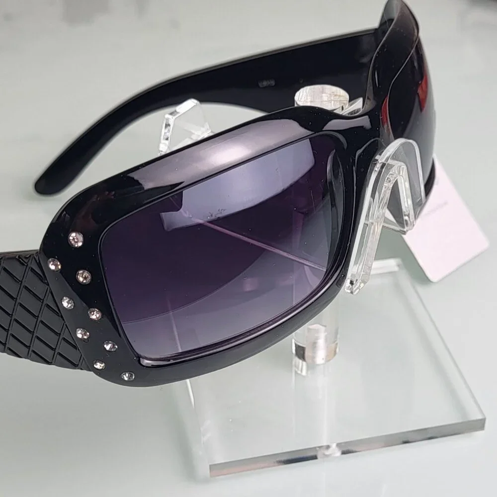 NWT DESIGNER INSPIRED WOMEN'S RHINESTONE ACCENT SUNGLASSES (2 for $25)